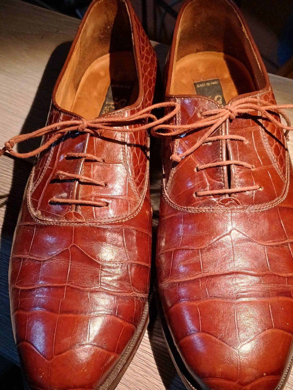Men's Cognac Croc-Embossed Leather Derby Shoes (204)
